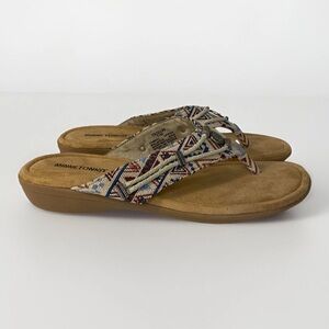 Minnetonka Women's Silverthorne 360 Flip Flop Sandals Size 11 Multicolor Comfort